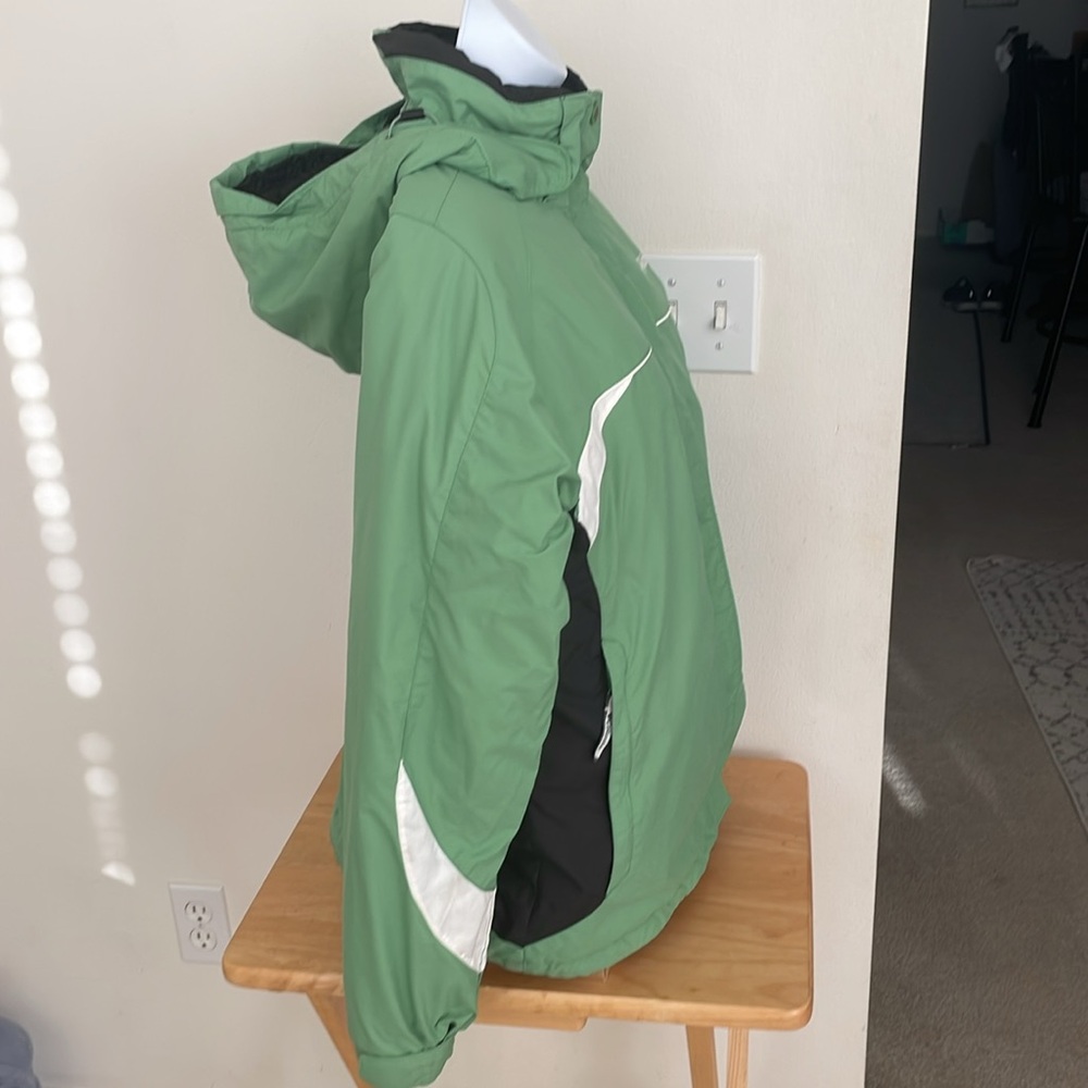 Columbia Green and White Jacket Size Medium - Picture 4 of 15